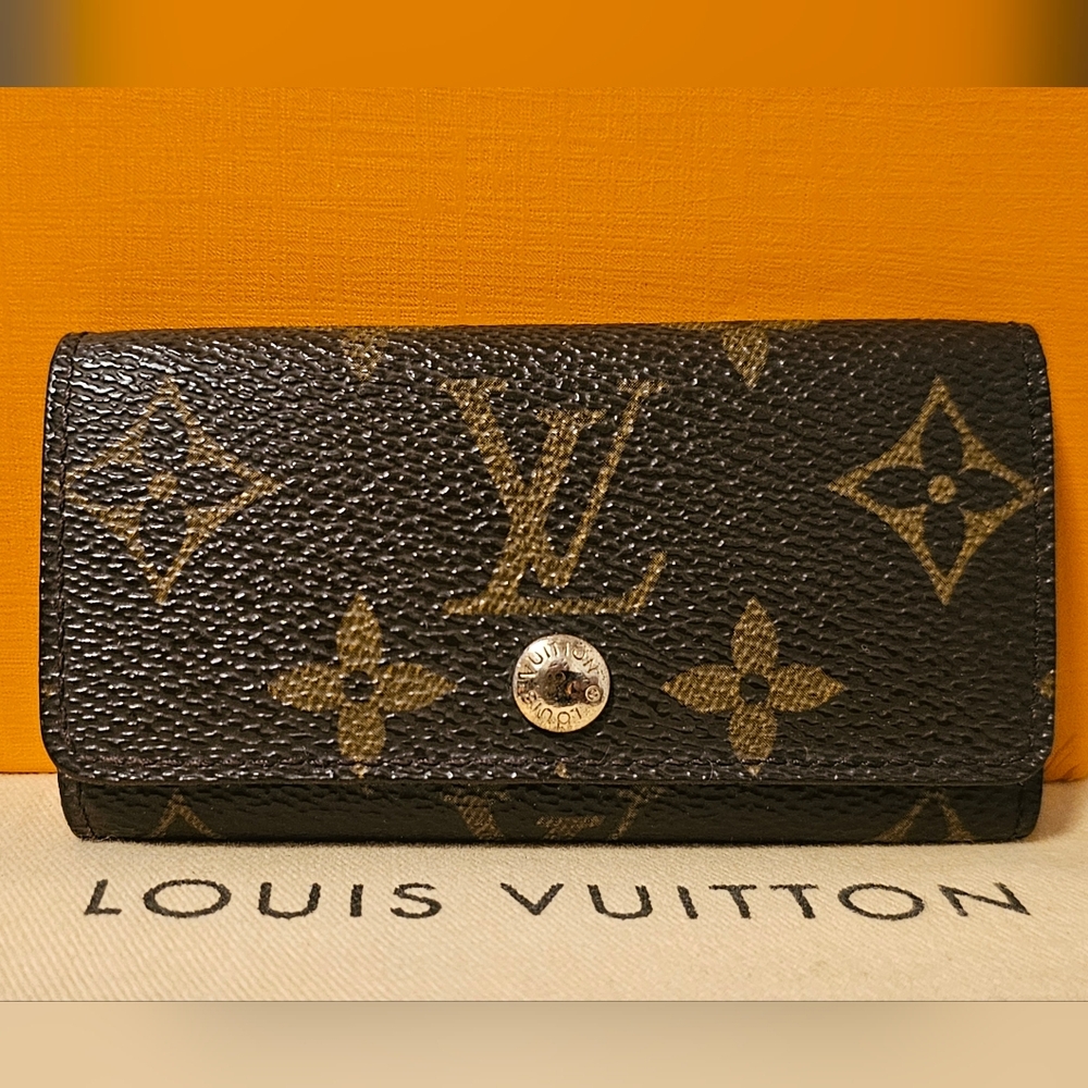 Authentic Louis Vuitton Monogram 4 Key Compact Ke… - image 1